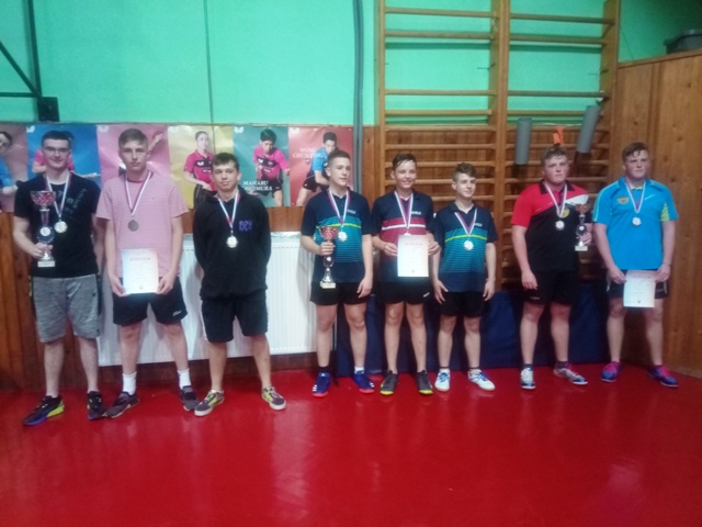Fotogaléria MSR družstvá juniori - finalový turnaj 8.6.2019 Ružomberok , 3. miesto ŠKST Ružomberok , 2. miesto ŠKST Topoľčany , 1. miesto MSTK Tvrdošín, gratulujeme našim juniorom viac info na www.pinec.info - extraliga juniori (2) MSR družstvá juniori - finalový turnaj 8.6.2019 Ružomberok , 3. miesto ŠKST Ružomberok , 2. miesto ŠKST Topoľčany , 1. miesto MSTK Tvrdošín, gratulujeme našim juniorom viac info na www.pinec.info - extraliga juniori
